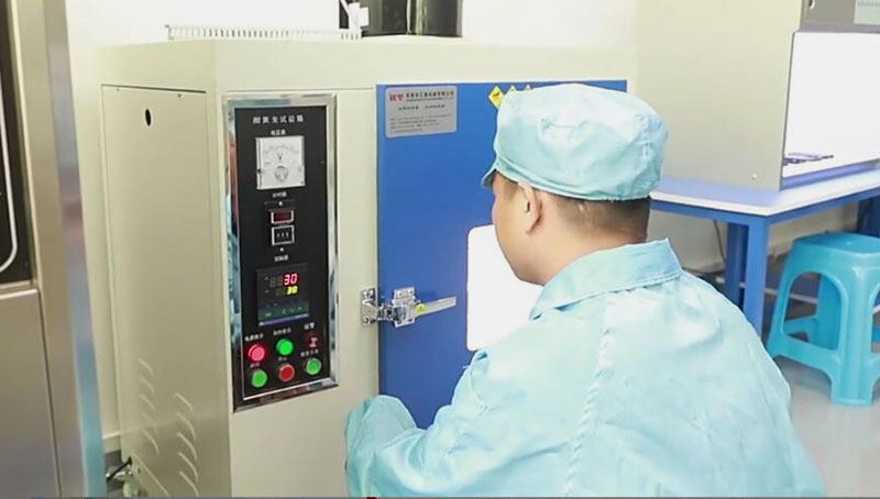 硅膠制品噴有手感油有什么作用？